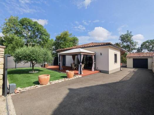Maison de plain-pied à vendre 239 500 € 4 pièces 3 chambres 87 m² 450 m² de terrain Mauvezin 32120