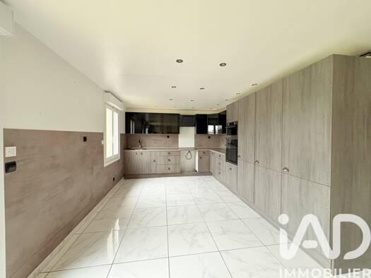 Maison de plain-pied à vendre 239 300 € 9 pièces 9 chambres 206 m² Lihons 80320