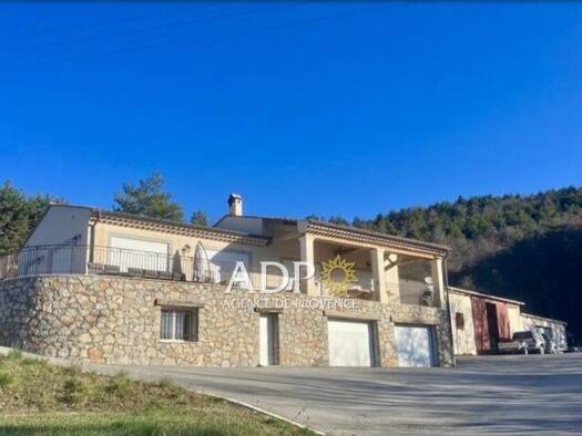Maison à vendre 1 050 000 € 5 pièces 3 chambres 200 m² 2 311 m² de terrain Castellane 04120