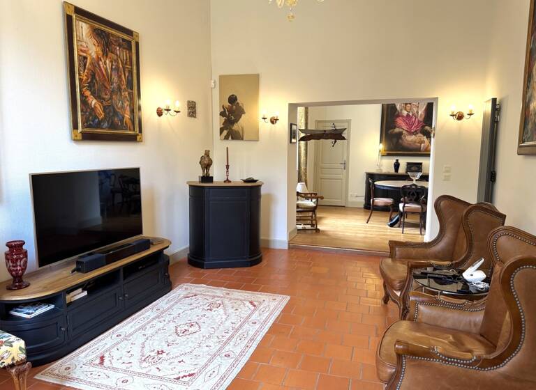 Appartement à vendre 155 000 € 3 pièces 2<br/>chambres 80 m²<br/>superficie 1er<br/>étage Carcassonne 11000