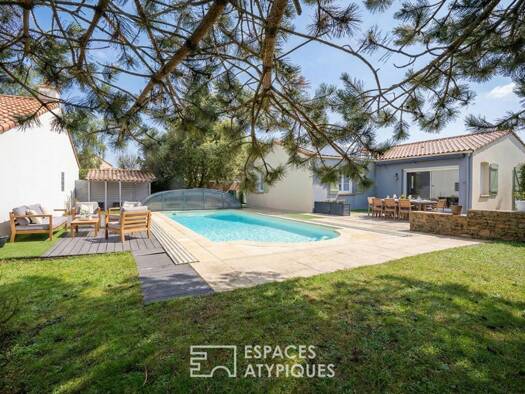 Maison de plain-pied à vendre 442 000 € 5 pièces 3 chambres 112 m² 711 m² de terrain Sud Les Sorinières 44840