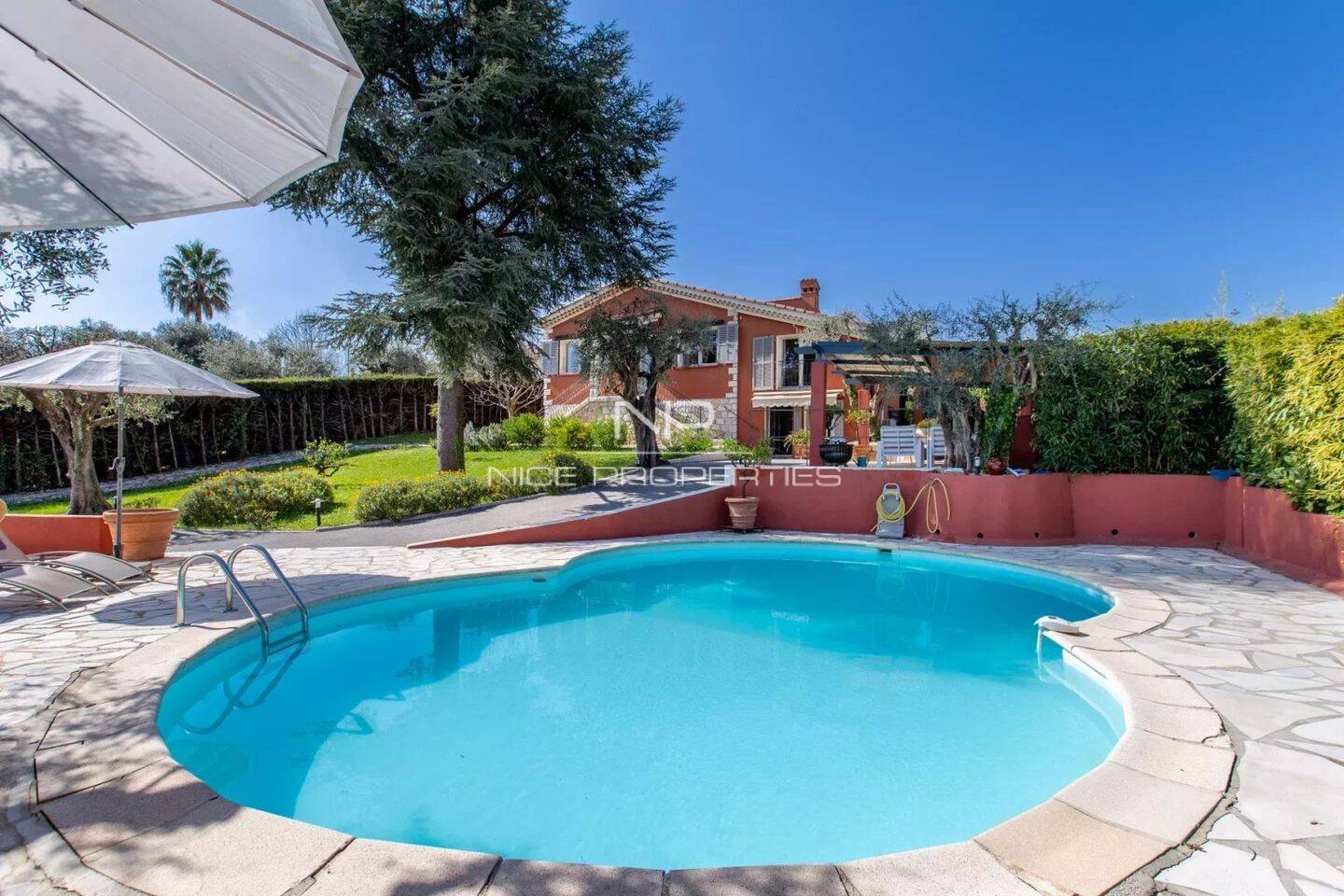 Maison à vendre, 168m², SAINT JEANNET