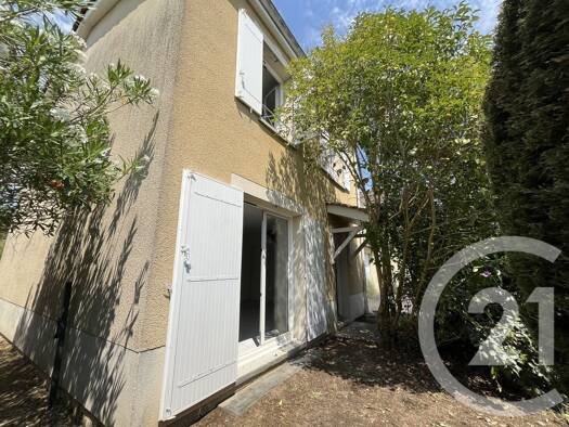 Maison de ville à vendre 249 000 € 4 pièces 3 chambres 82,24 m² 175 m² de terrain Fargues-Saint-Hilaire 33370