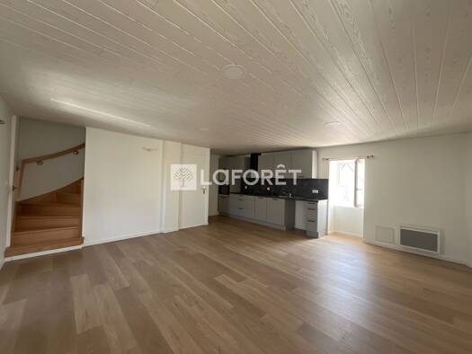 Appartement à louer 670 € 2 pièces 1 chambre 53 m² 1er étage Arzal 56190