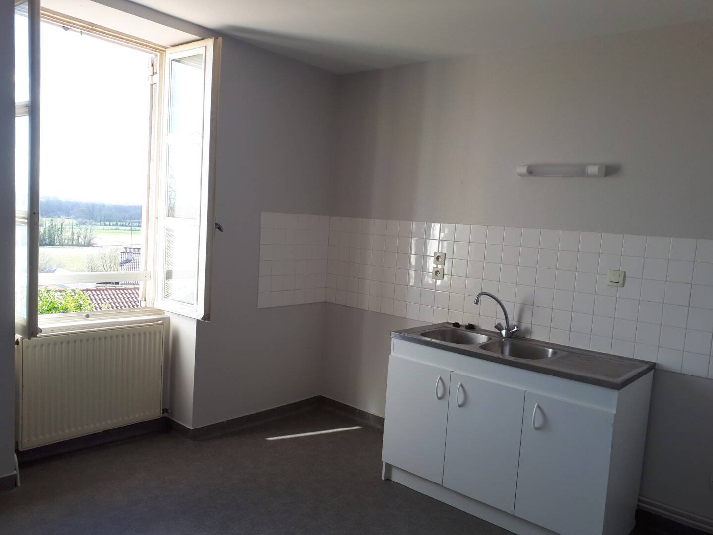 Maison à louer, 63m², JAYAT