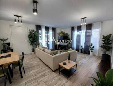 Maison de plain-pied à vendre 270 000 € 5 pièces 2 chambres 79 m² 496 m² de terrain Brassac-les-Mines 63570