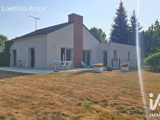 Maison de plain-pied à vendre 260 000 € 6 pièces 3 chambres 129 m² 1 752 m² de terrain Peillac 56220