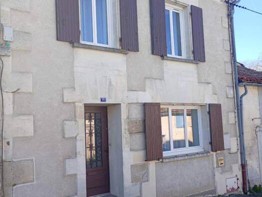 Maison à vendre 138 000 € 3 pièces 2 chambres 84 m² Archiac 17520