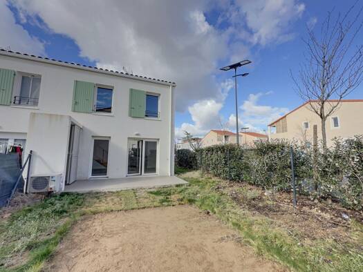 Maison à vendre 430 780 € 4 pièces 3 chambres 2 773 m² de terrain Pertuis 84120