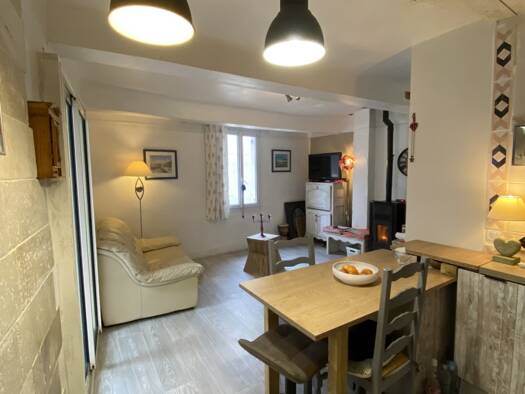 Maison à vendre 225 000 € 5 pièces 4 chambres 96 m² Centre Le Luc 83340
