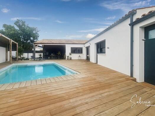 Maison de plain-pied à vendre - Première occupation 475 000 € 5 pièces 3 chambres 131 m² 525 m² de terrain Marans 17230