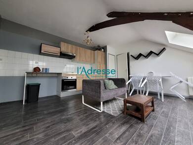 Appartement à louer 575 € 3 pièces 2 chambres 42 m² Dernier étage, Étage 2/2 Chateaubriant 44110