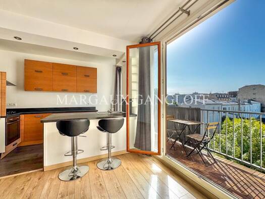 Appartement à vendre 329 000 € 2 pièces 1 chambre 45 m² Étage 4/4 Centre-Mairie Asnières-sur-Seine 92600