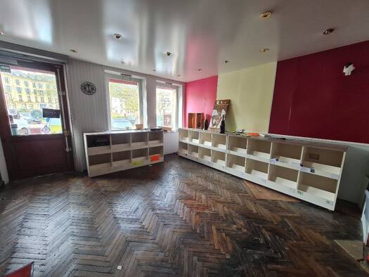 Local commercial à vendre 1 000 000 € 269 m² de surface de vente Versailles 78000