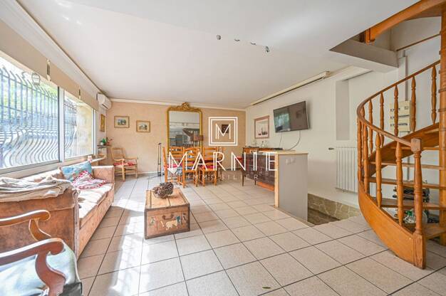 Maison à vendre 1 349 990 € 7 pièces 5 chambres 170 m² Paris 18ème 75018