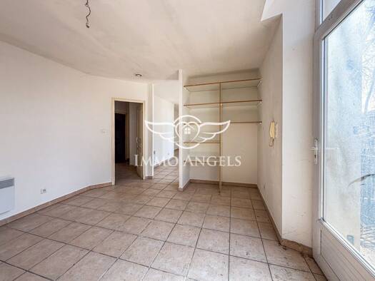 Appartement à vendre 220 000 € 4 pièces 3 chambres 77 m² Étage 1/1 Le Thor 84250