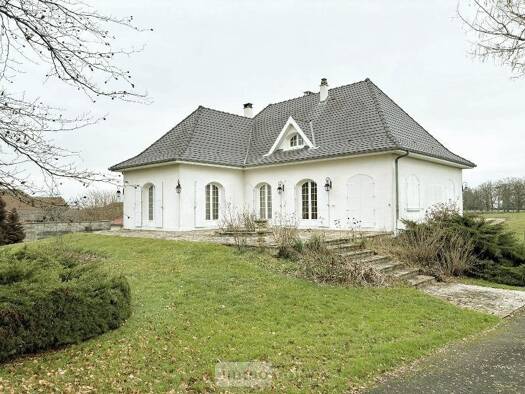 Maison à vendre 206 700 € 6 pièces 3 chambres 125 m² 2 805 m² de terrain Saint-Maurice-les-Brousses 87800