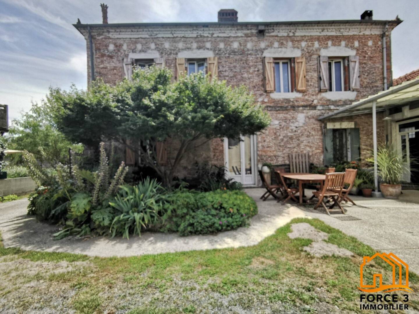 Maison à vendre, 250m², SAINT JULIEN EN BORN