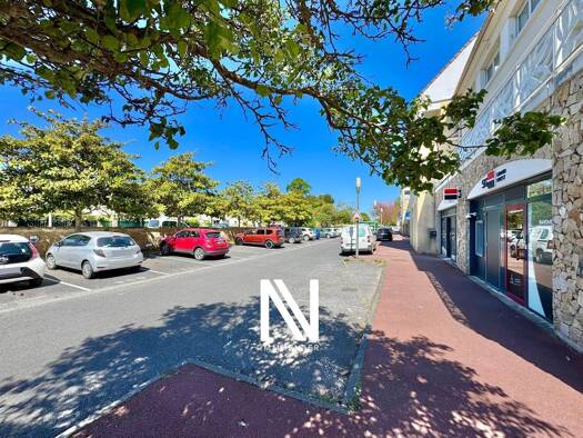 Parking à vendre 65 000 € 125 m² Douvres-la-Délivrande 14440