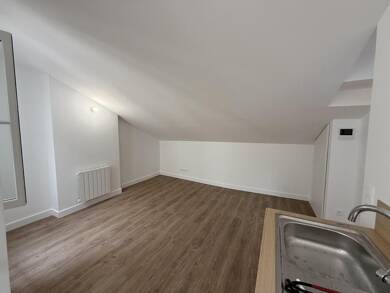 Appartement à louer 635 € 2 pièces 1 chambre 32 m² 7ème étage La Joliette Marseille 2ème 13002