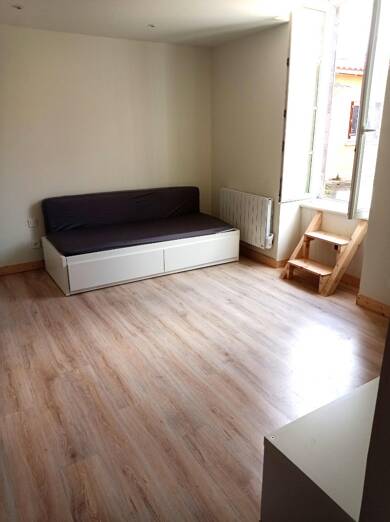 Appartement à louer 430 € 1 pièce Zone Vieux Bourg-La Nef-Les Vergers Cournon d Auvergne 63800