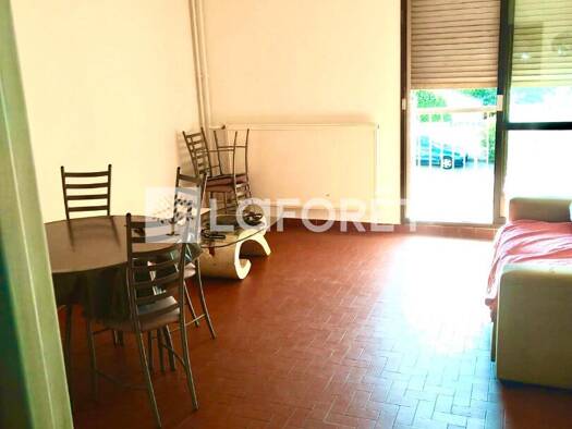 Appartement à vendre 85 000 € 1 pièce 30 m² Étage 2/3 Le Village Saint-Martin-de-Crau 13310