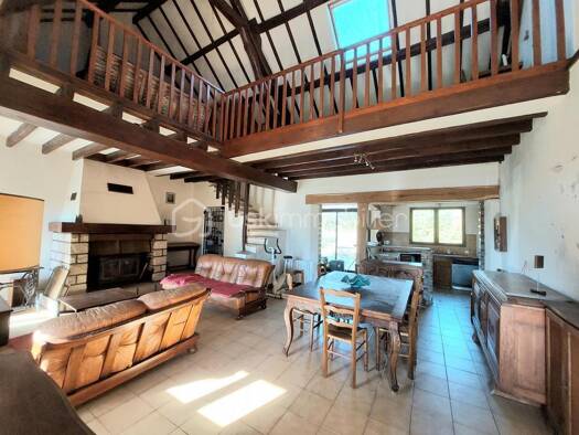 Maison à vendre 149 000 € 5 pièces 2 chambres 128 m² 2 160 m² de terrain Saint-Valérien 89150