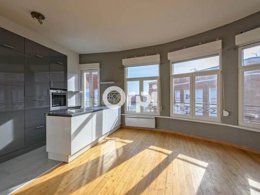 Duplex à vendre 125 390 € 3 pièces 3 chambres 89 m² Étage 3/4 Place Carnot Douai 59500