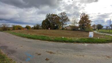 Terrain constructible à vendre 79 000 € 1 021 m² de terrain Cras-sur-Reyssouze 01340