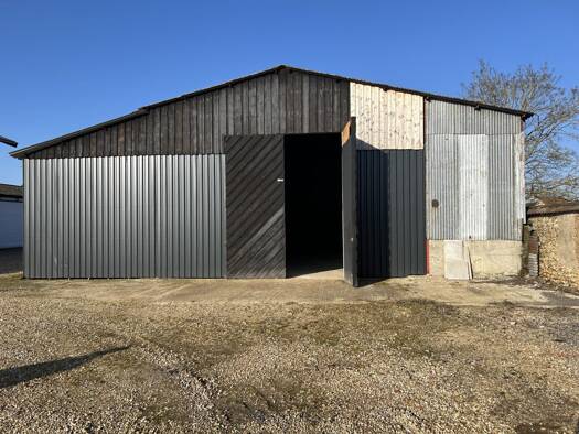 Entrepôt à louer 1 300 € 278 m² d'espace de stockage Vert-en-Drouais 28500