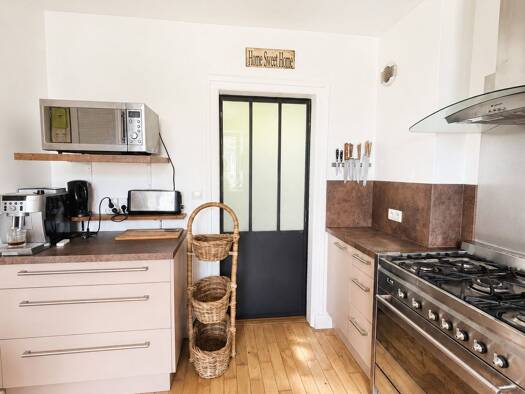 Maison à vendre 234 000 € 9 pièces 5 chambres 206 m² 1 657 m² de terrain Saint-Martin-sous-Vigouroux 15230