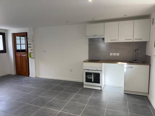 Appartement à louer 550 € 3 pièces 2 chambres 69 m² RDC Centre Ville Mazamet 81200