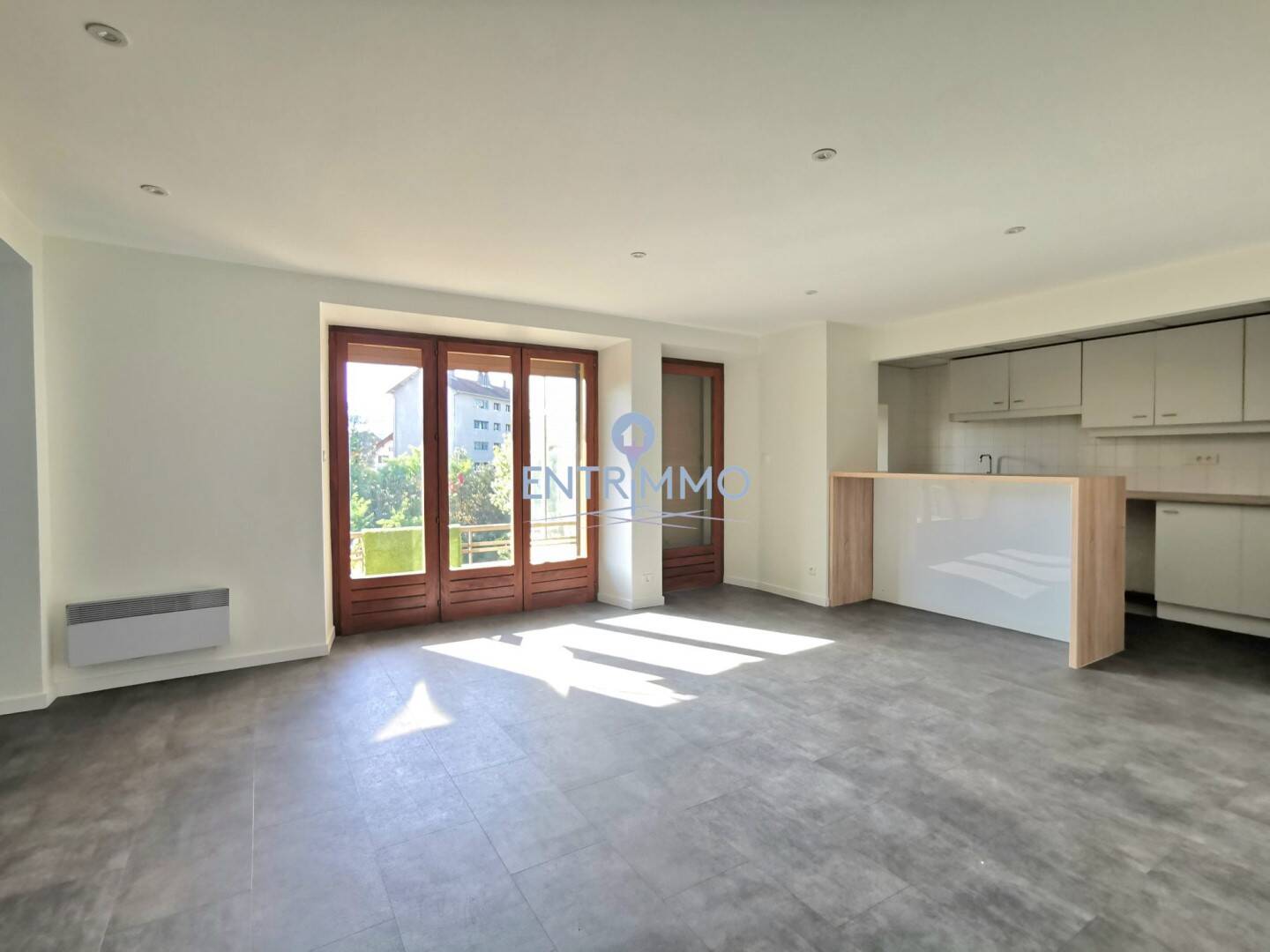 Maison à louer, 79m², SALES