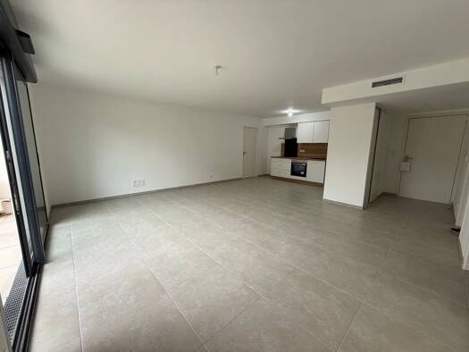 Appartement à vendre 315 000 € 2 pièces 1 chambre 67 m² RDC La Louve Aubagne 13400