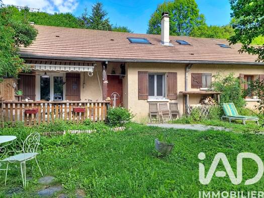 Maison de plain-pied à vendre 220 000 € 8 pièces 6 chambres 175 m² 1 335 m² de terrain Verdaches 04140