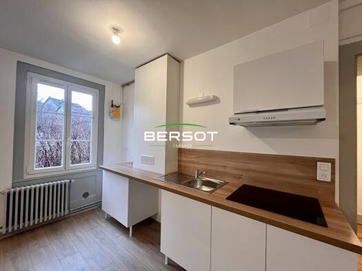 Appartement à louer 670 € 3 pièces 2 chambres 58 m² RDC/3 Saint Claude - Torcols Besançon 25000