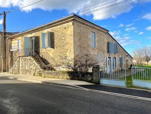 Maison à vendre 285 000 € 8 pièces 6 chambres 224 m² 1 067 m² de terrain Frontenac 33760