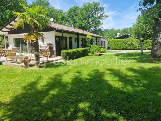 Maison à vendre 990 000 € 7 pièces 5 chambres 142 m² 2 015 m² de terrain Savigny-sur-Clairis 89150