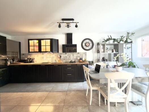 Maison à vendre 165 500 € 5 pièces 3 chambres 149 m² 249 m² de terrain Soual 81580