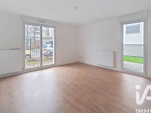 Appartement à vendre 220 000 € 3 pièces 2 chambres 67 m² RDC/4 Centre Ville Tremblay-en-France 93290