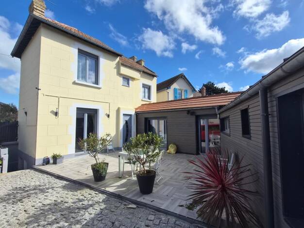 Maison à vendre 463 500 € 5 pièces 3 chambres 122 m² 246 m² de terrain Luc-sur-Mer 14530