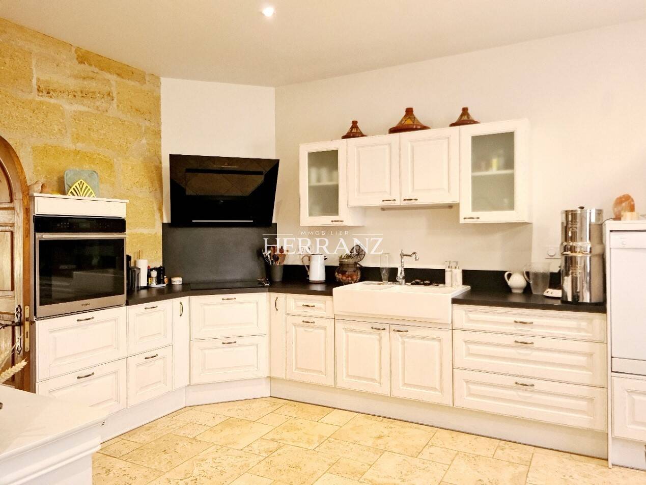 Maison à vendre, 185m², SAINT MEDARD DE GUIZIERES