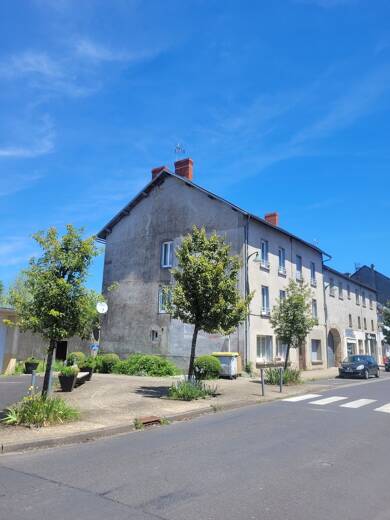 Immeuble à vendre 157 500 € 297 m² Bourg Lastic 63760