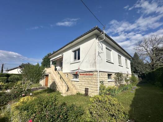 Maison à vendre 248 500 € 9 pièces 5 chambres 189 m² 1 251 m² de terrain Pineuilh 33220