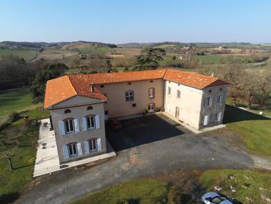 Ferme à vendre 407 000 € 6 pièces 4 chambres 300 m² 10 412 m² de terrain Labessiere Candeil 81300