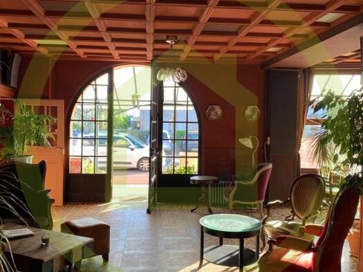 Hôtel à vendre Fonds de commerce 240 000 € 1 pièce 732 m² d'espace de restauration Saint-Julien-de-Jonzy 71110