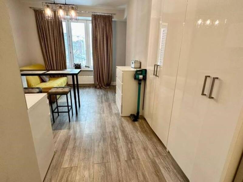 Maison à louer, 18m², PARIS 17E