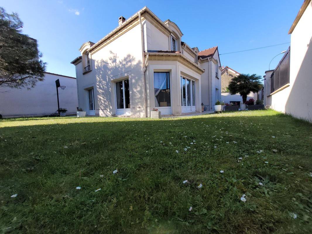 Maison à vendre, 158m², SAINT MAUR DES FOSSES