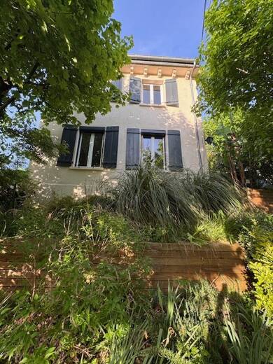 Maison à vendre 645 000 € 4 pièces 3 chambres 110 m² 650 m² de terrain Caluire et Cuire 69300