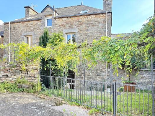 Maison à vendre 249 600 € 8 pièces 4 chambres 220 m² 353 m² de terrain Serent 56460